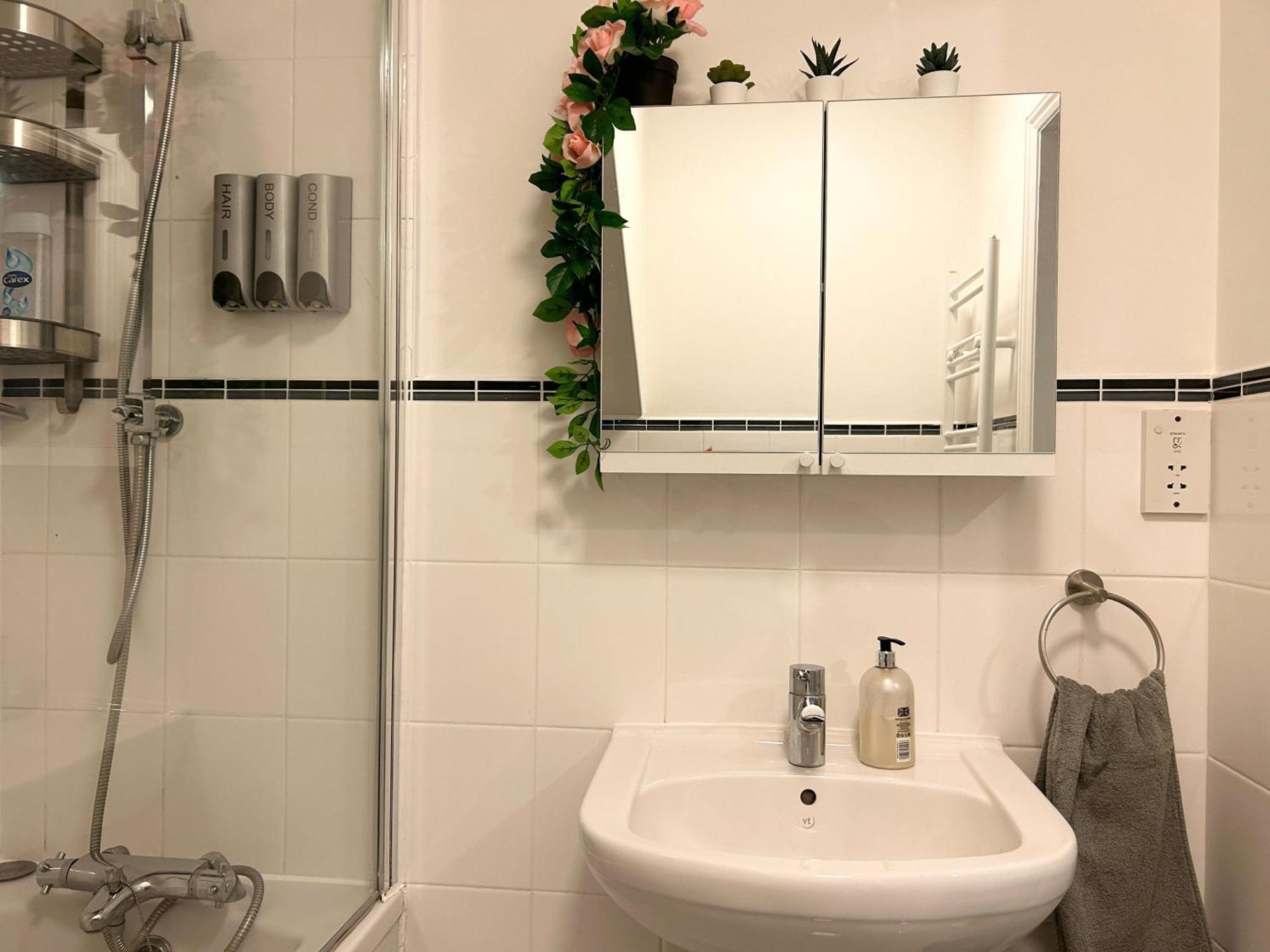 Lovely Serviced Apartment, Free Parking, Оксфорд Экстерьер фото